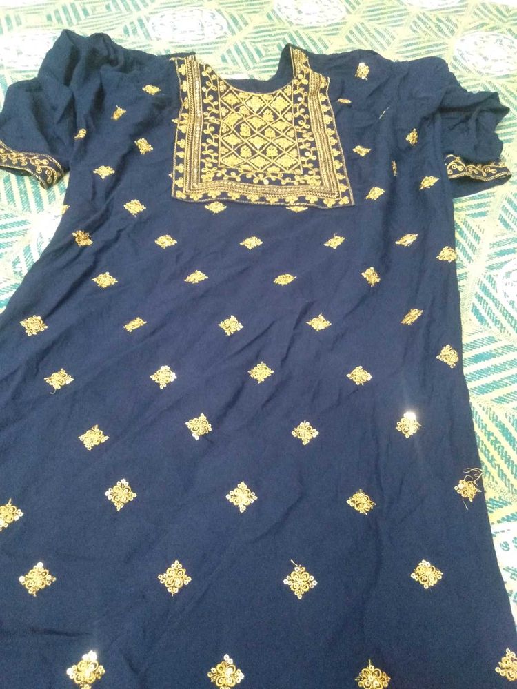 Kurti With Embroidery On It