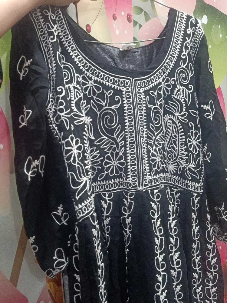 Elegant Embroidered Kurta