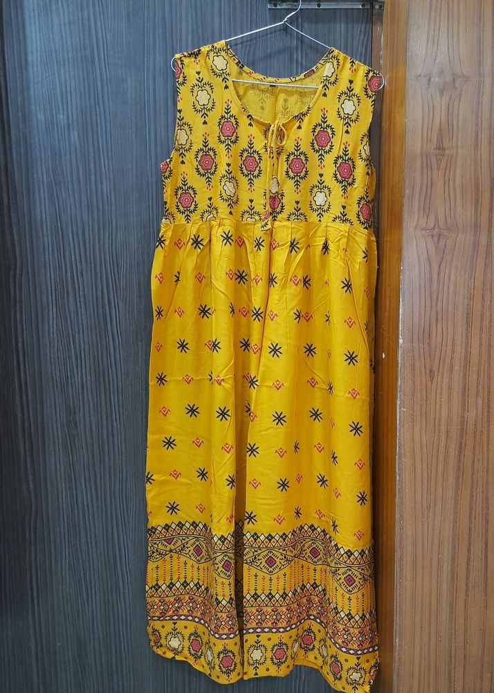 size : 44 (can be altered according to size) maxi dress sleevless