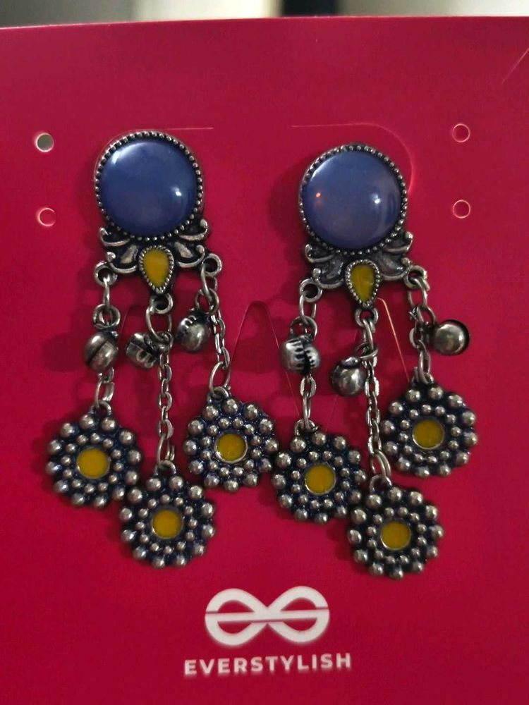 Everstylish Dangle Earrings