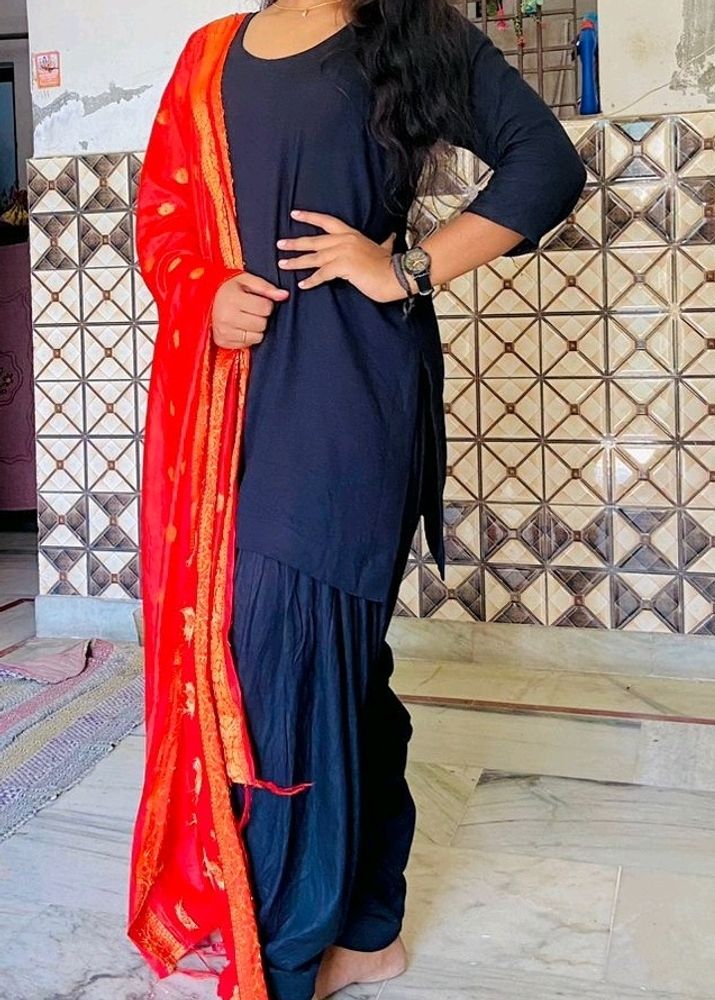 Black Patiala Salwar Suit With Red Banarasi Dupatt