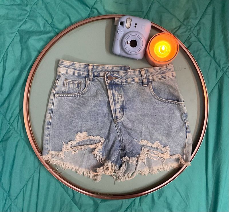 Ribbed Distressed Denim Shorts🐋