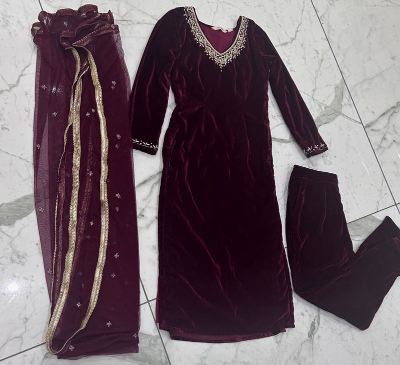 Premium Maroon Velvet Suit With Net Duppata