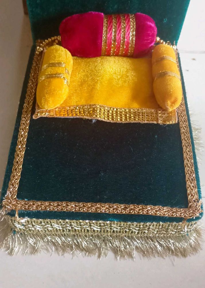 Laddu Gopal bed