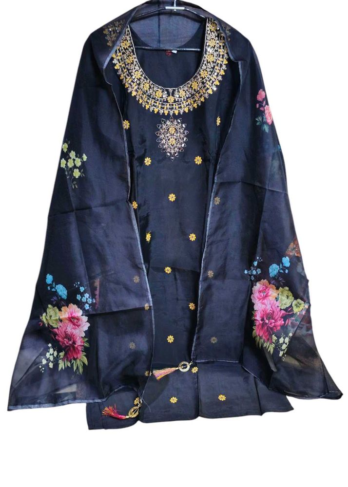 Women&#39;s Embroidered Black Salwar Suit with Floral