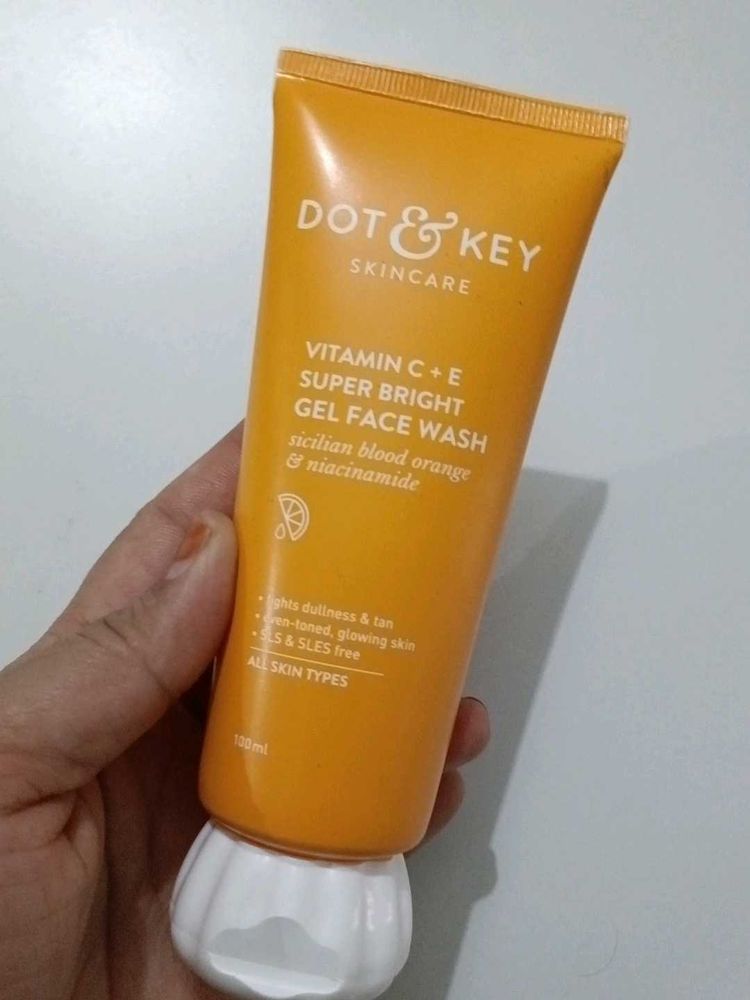 Dot &amp; Key Vitamin C Face Wash