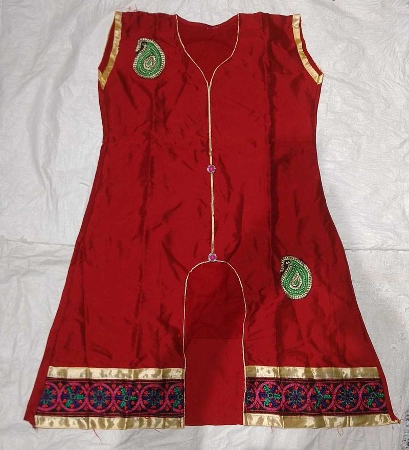 Red Sleeveless Kurti