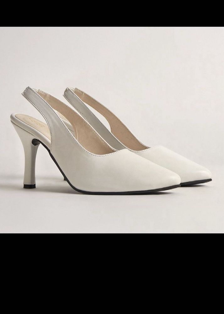 Perfect White Heels 👠