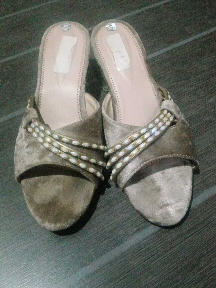 Elegant Olive Velvet Mules