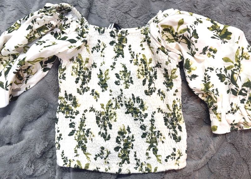 Floral Print Puff Sleeve Top