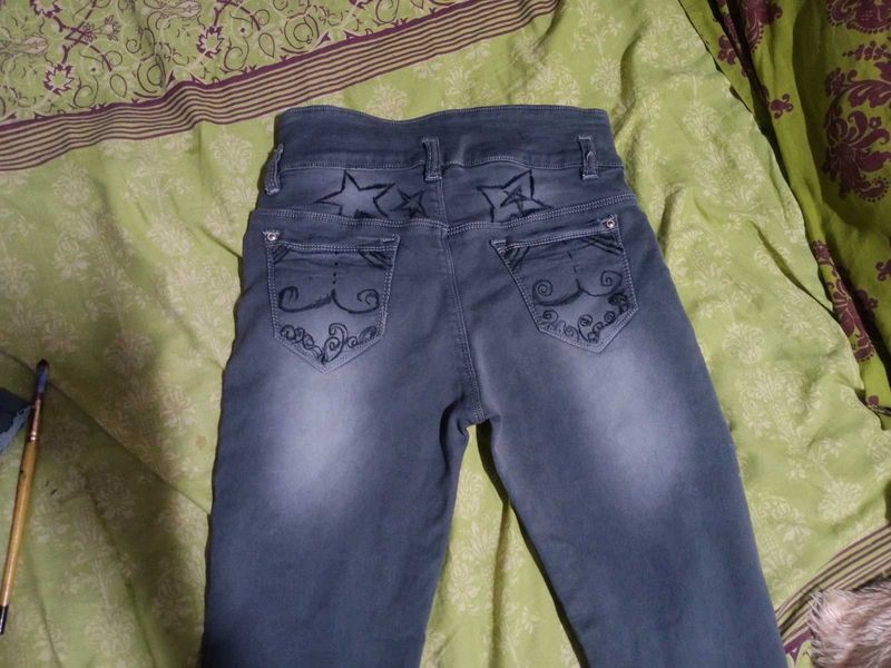 Y2K 2000s Capris
