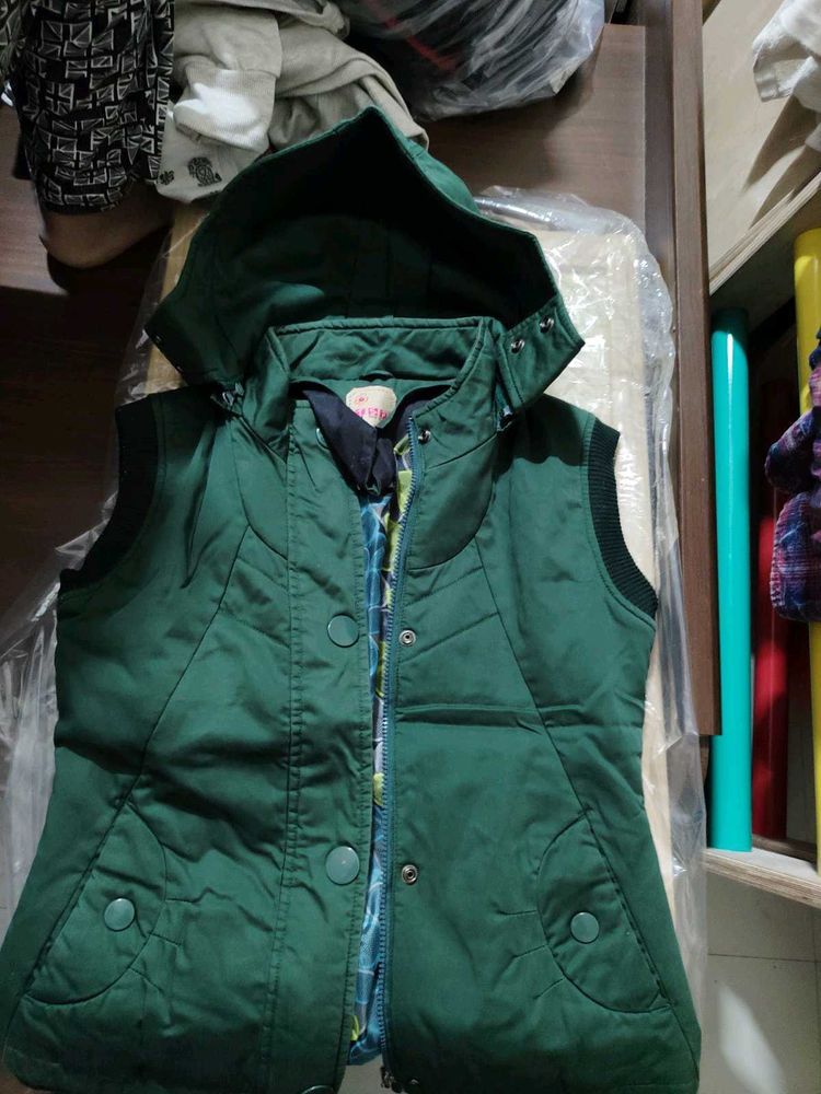 Green Hooded Half Jacket