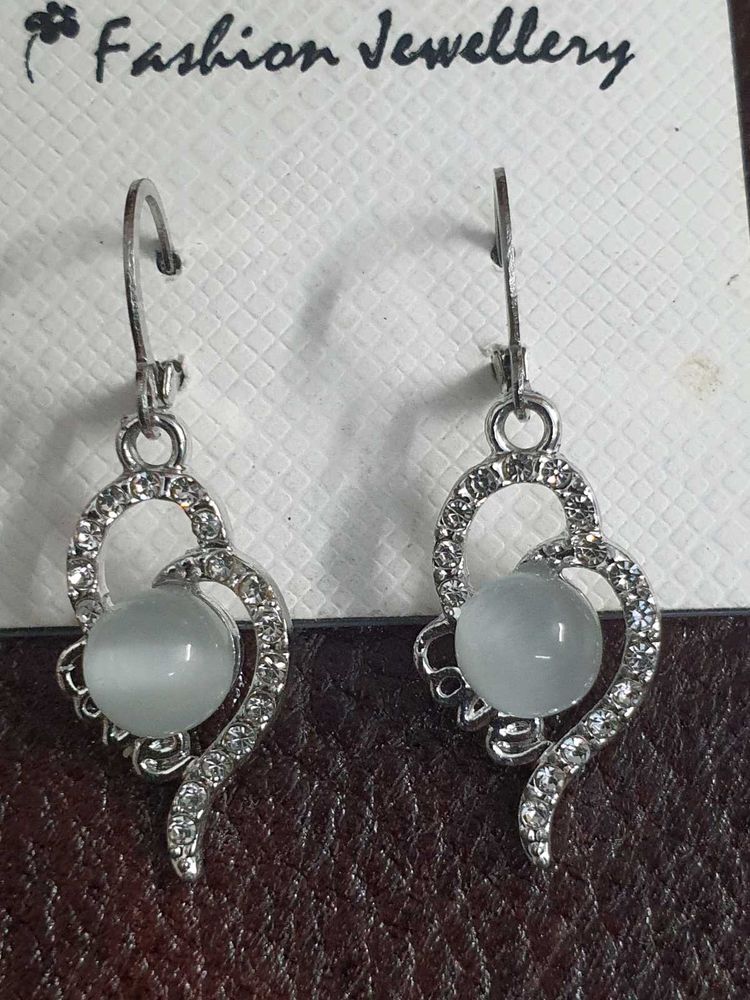 Elegant Silver Earrings UNUSED