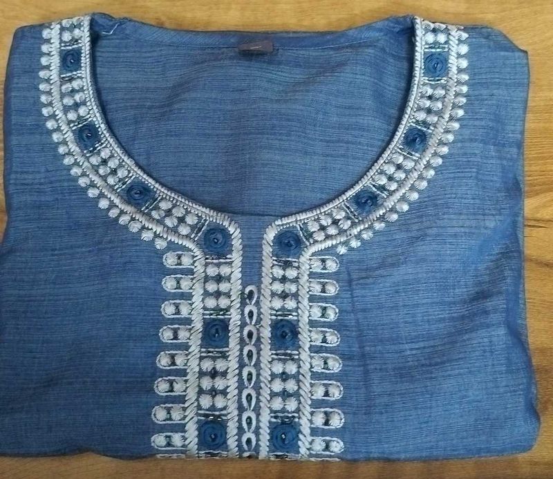 Elegant Blue Embroidered Kurta
