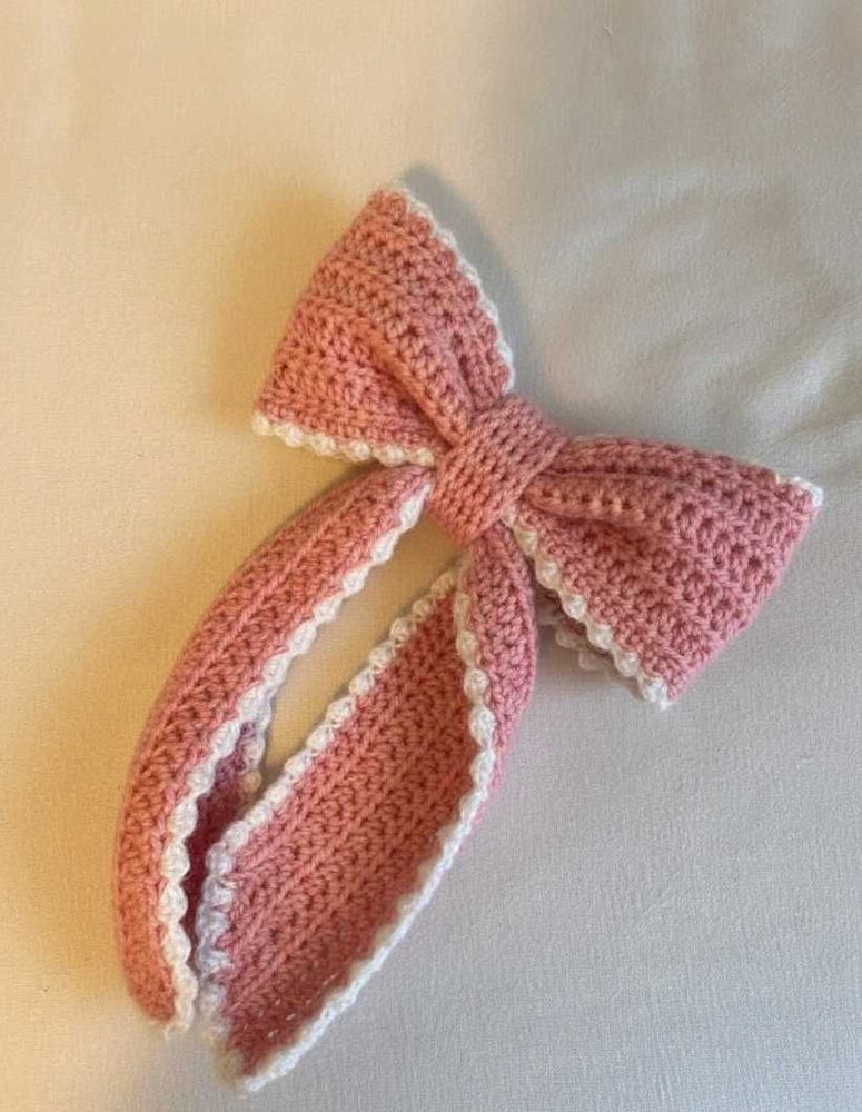 Pink Crochet Bow , white hair bo