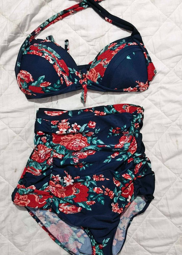 DAMN BEAUTIFUL BRAND NEW BIKINI SET