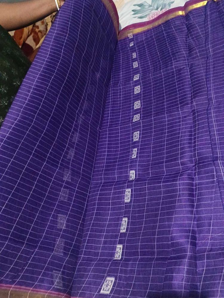 Purple Checked Saree with Unique Detail