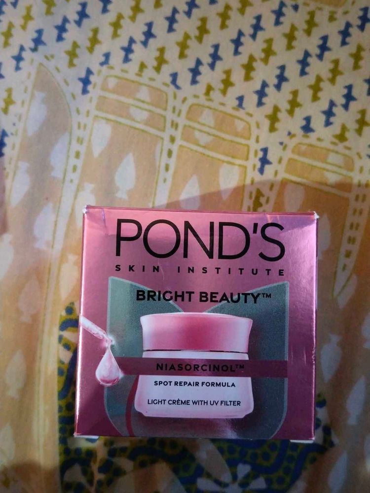 Pond&#39;s Bright Beauty Creme