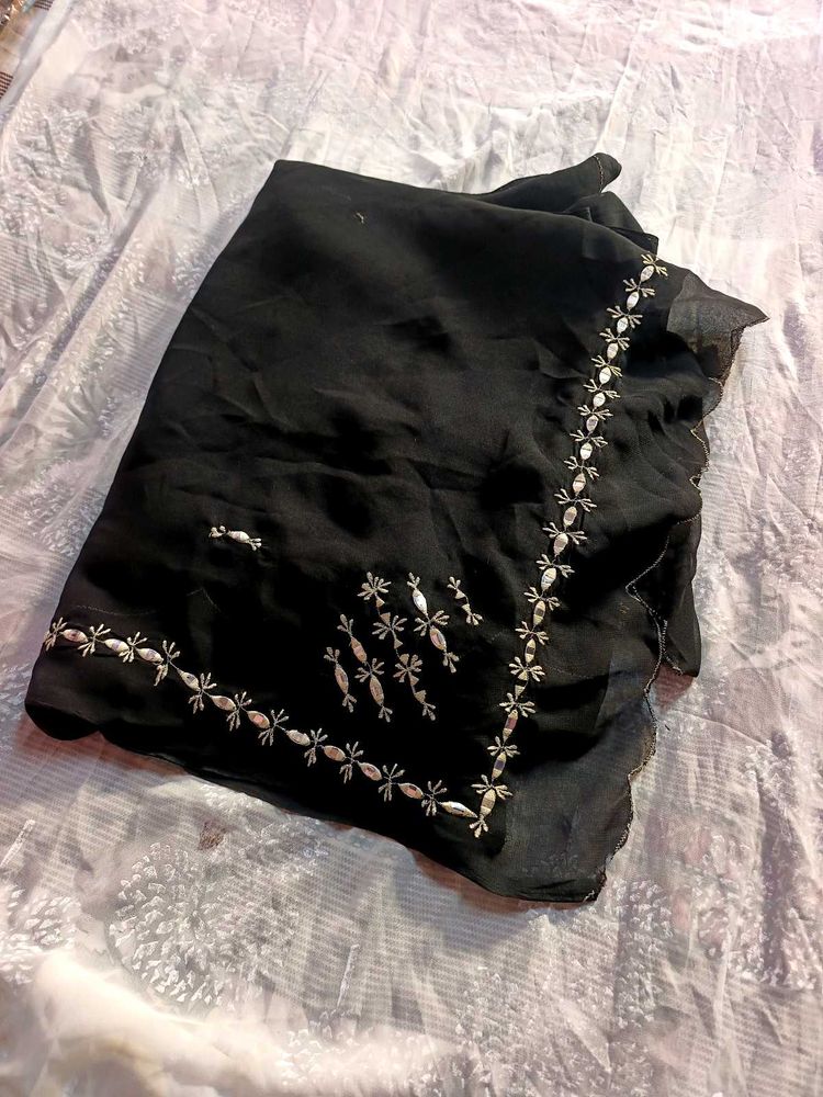 Black Saree With Padded Stitched Blouse (wom