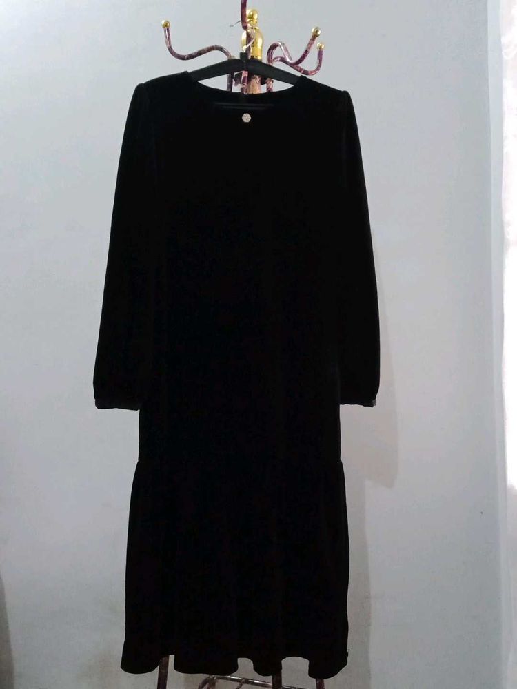 Elegant Black Dress