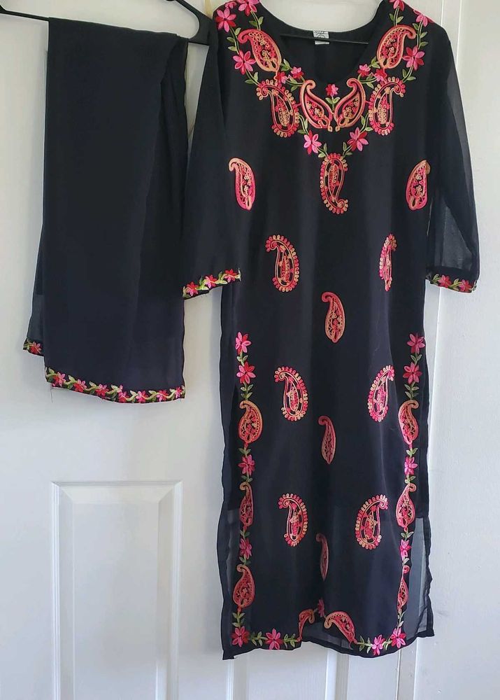 Lakhnavi MULTICOLOUR Kurthi PAnt  👌