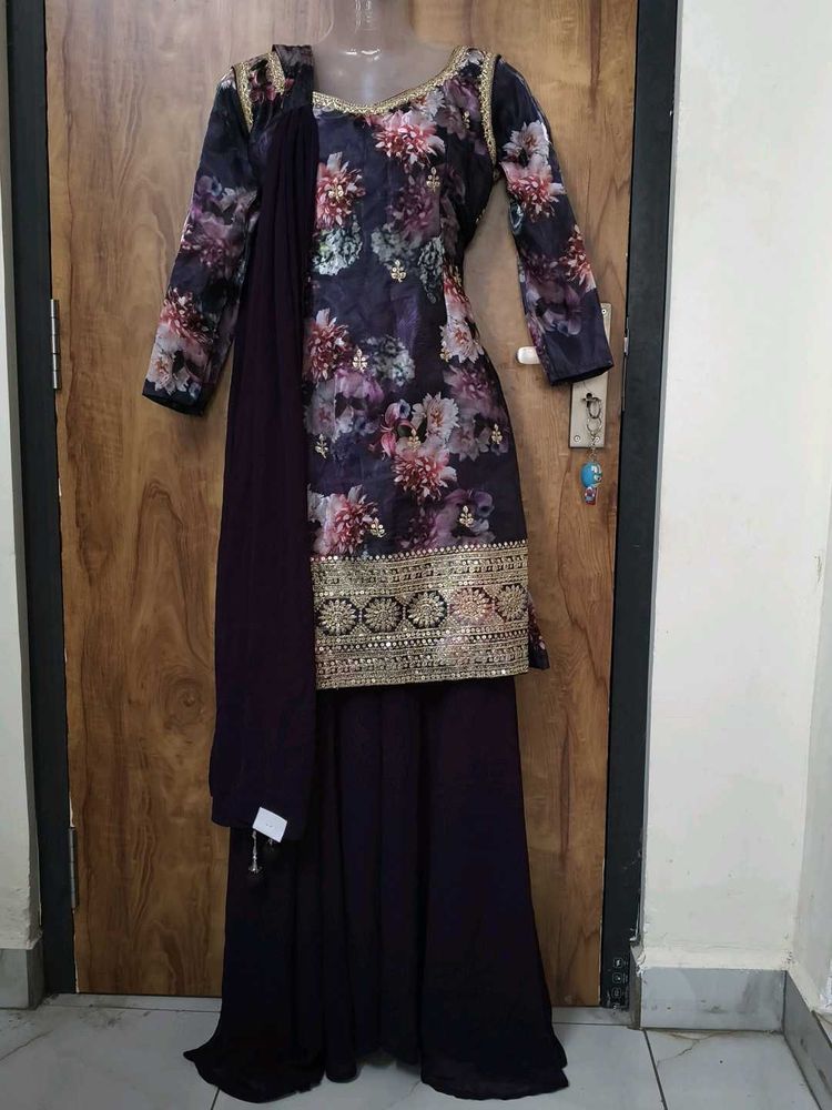 brand new..bust 28-40..lot of margin available