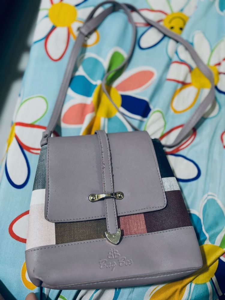 Stylish Lavender Sling Bag with 4 Compartments