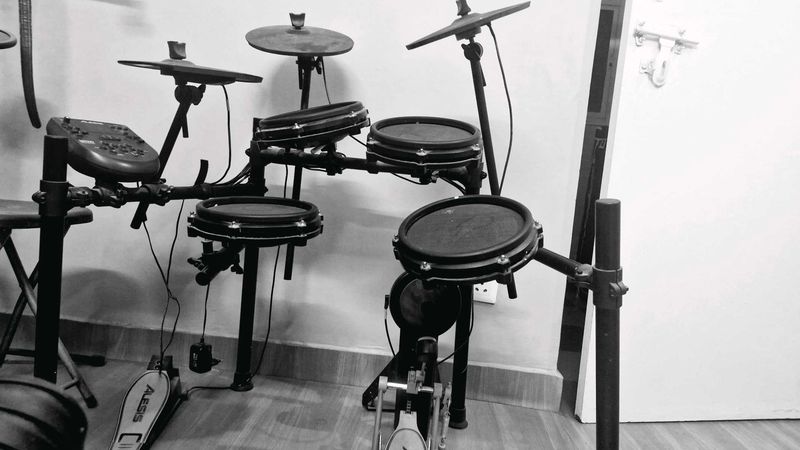 Alesis Nitro Electronic Drum Kit