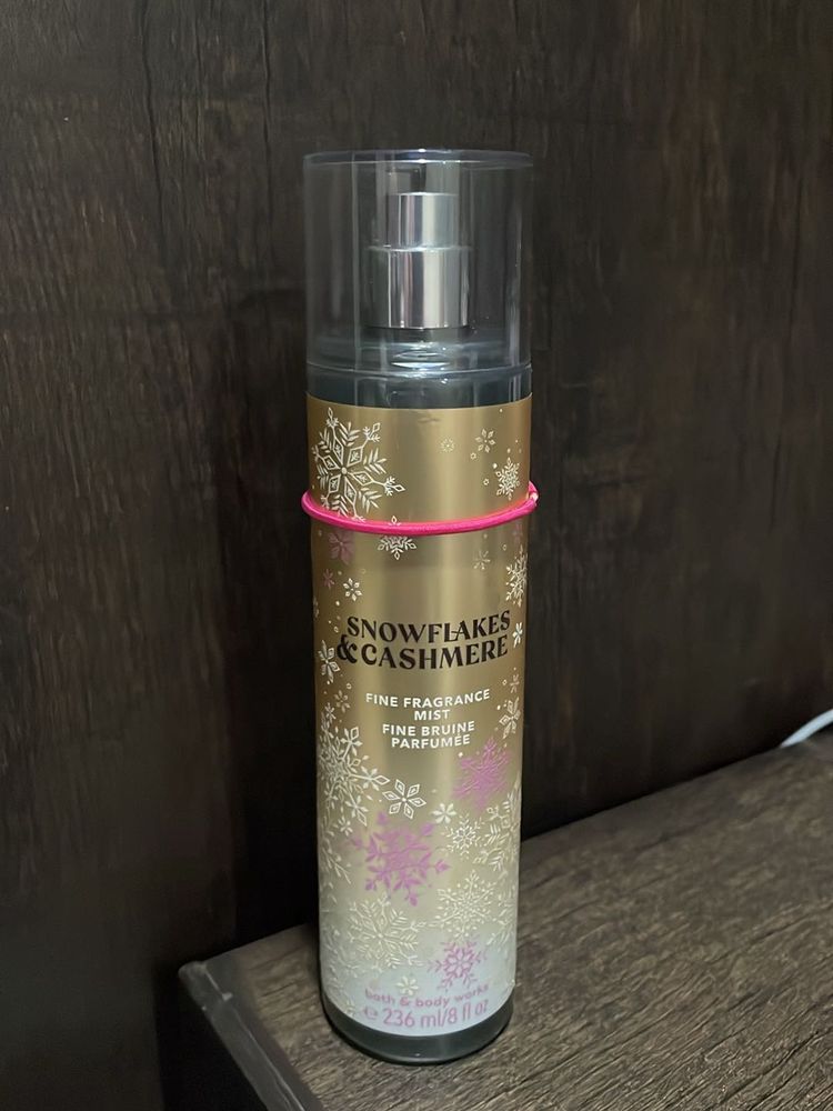 B&amp;BW Snowflakes And Cashmere