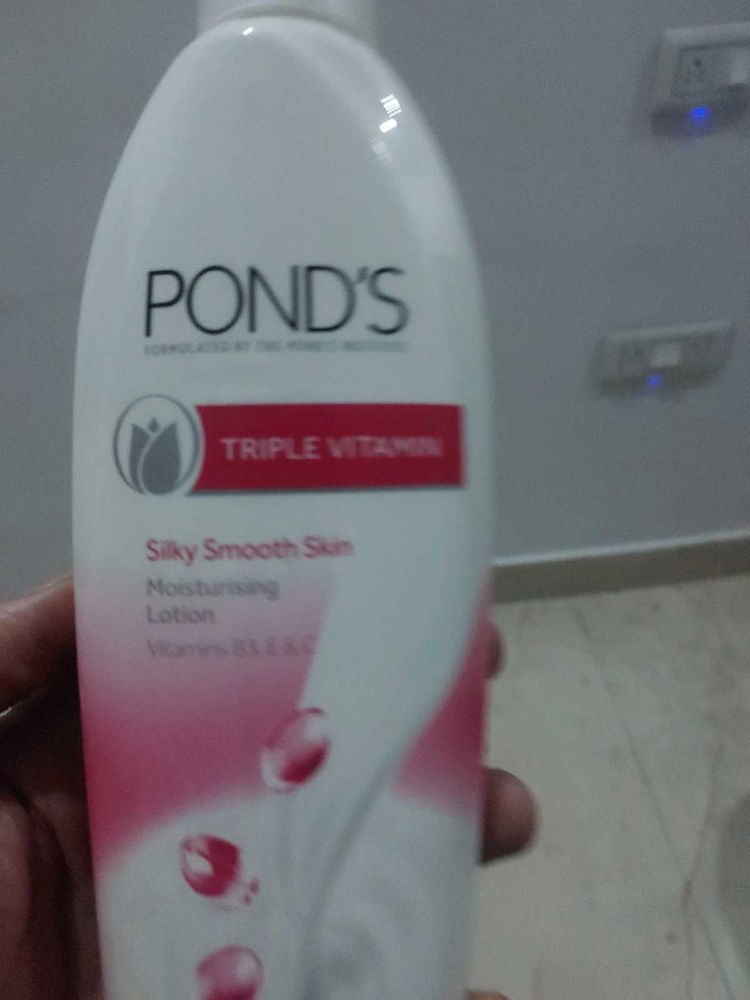 Pond's Triple Vitamin Lotion 275 ml