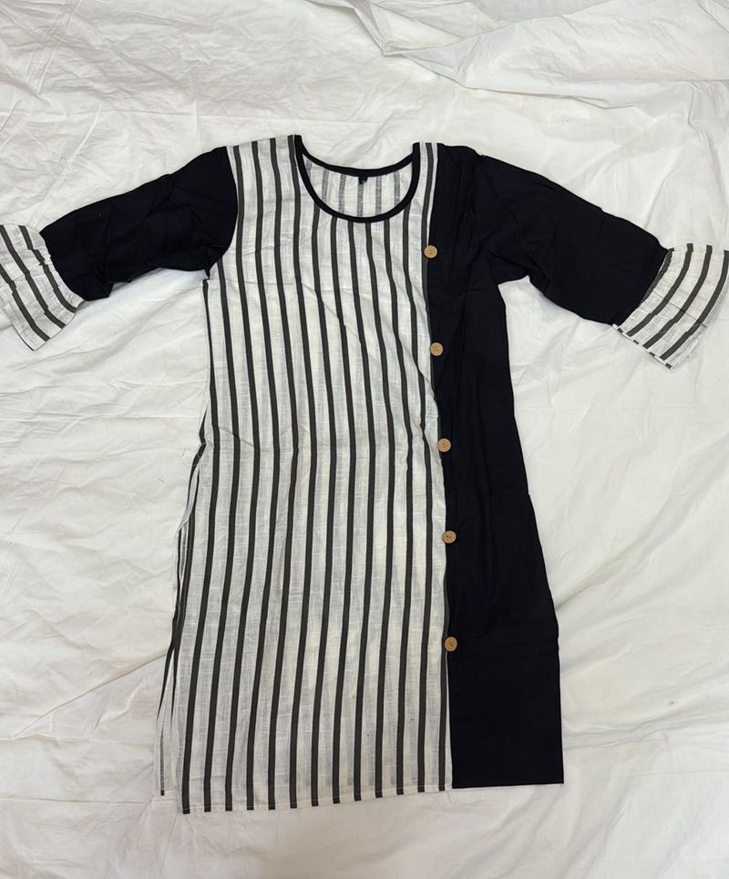 Striped Black And White Kurta with Button Design