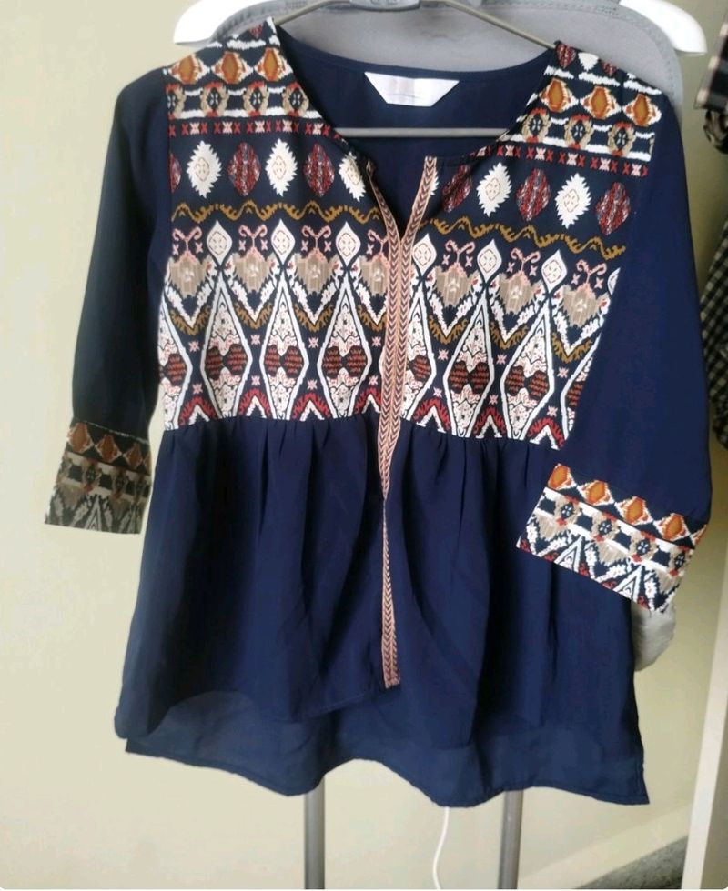 Women&#39;s Navy Blue Top