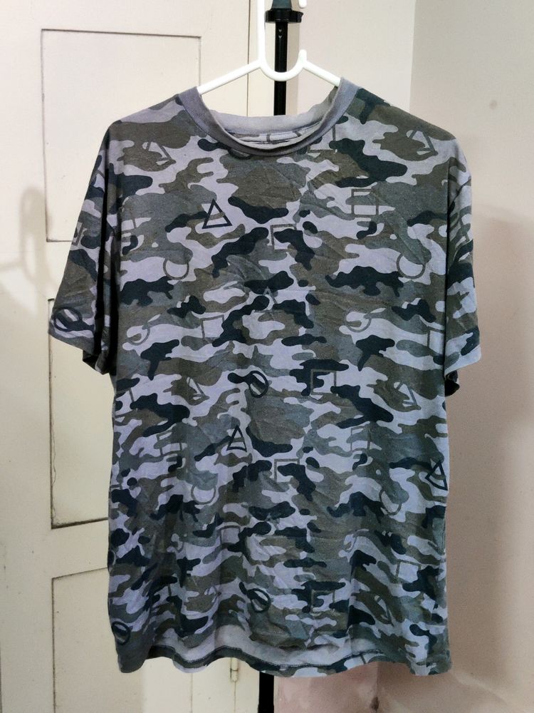 Mens camouflage tshirt