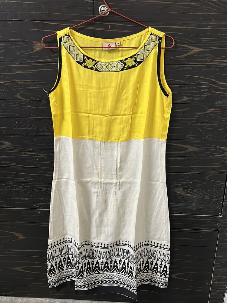 ATEESA Straight Sleeve Less Cotton Kurti