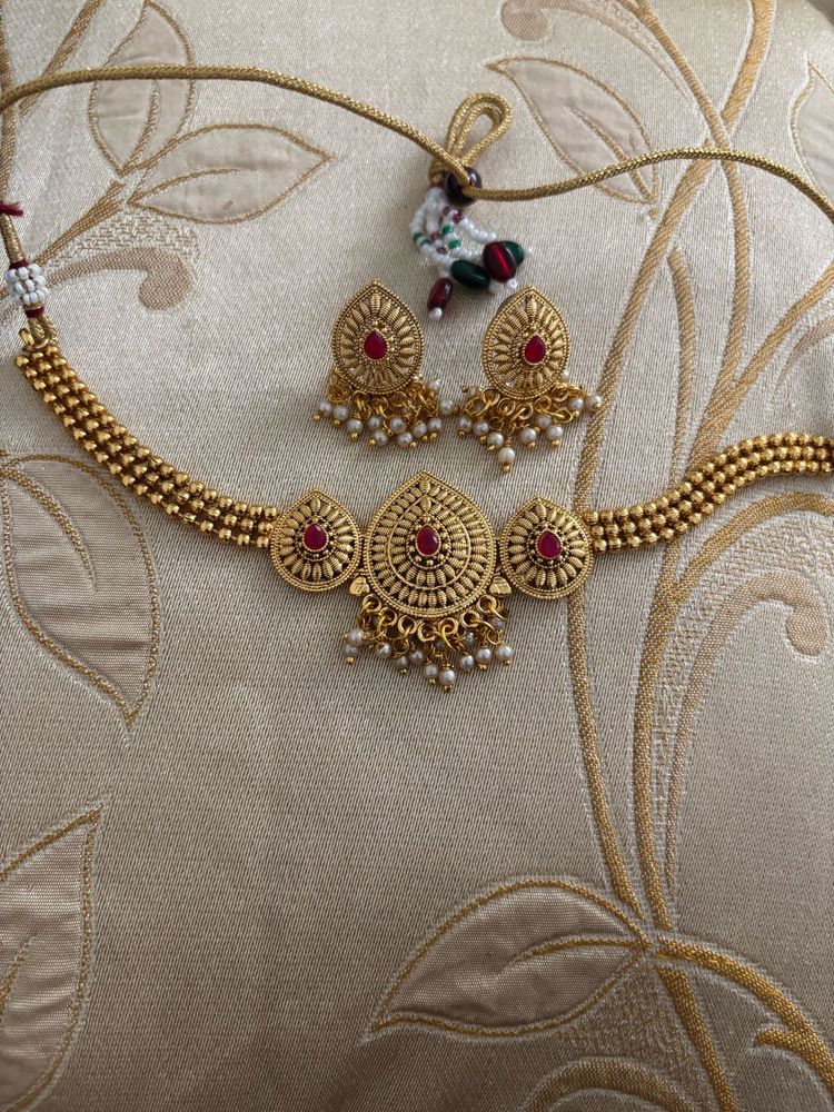 Neck piece