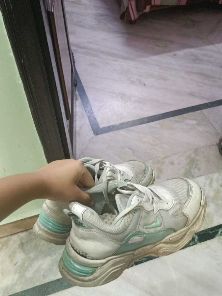 Skechers Women&#39;s Sneakers