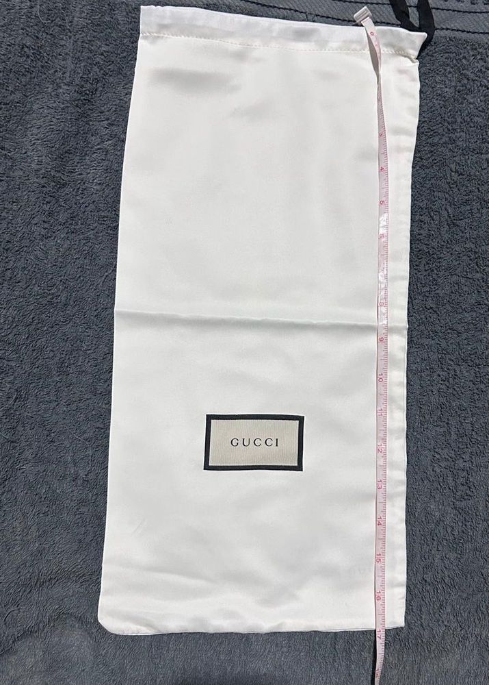 Gucci Pouch: dust bag