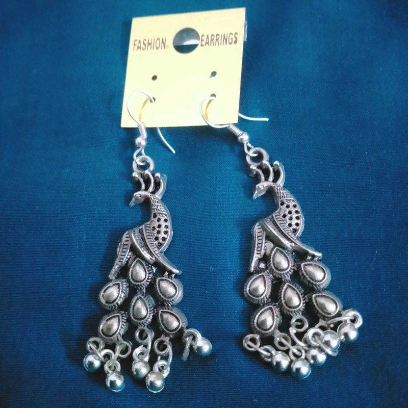 Nice Earrings Peacock Shapped