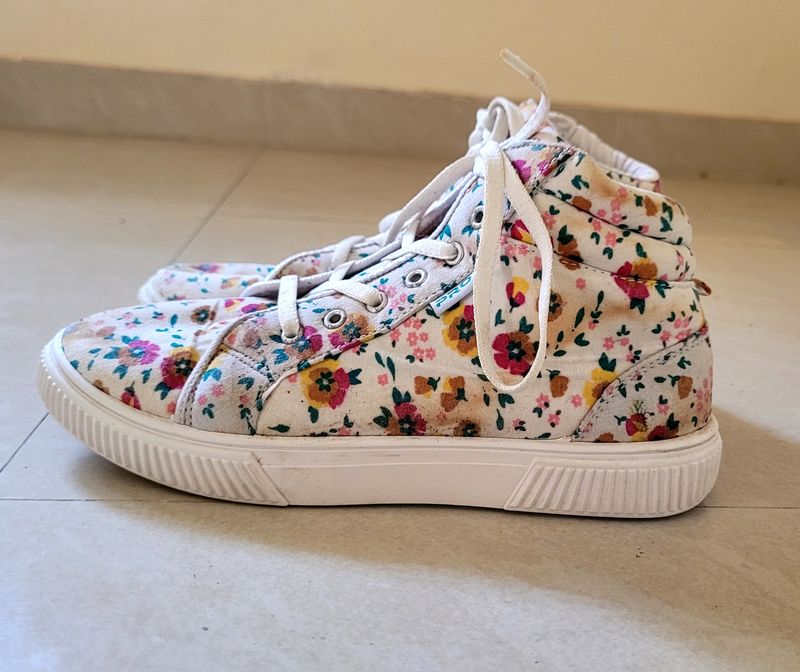 Khadims Floral Printed White Sneakers For Women