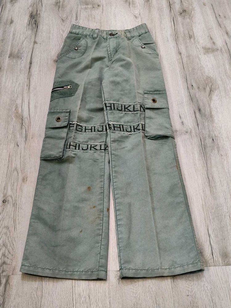 Ma2188 Sabrin cargo bootcut jeans waist 22 inches