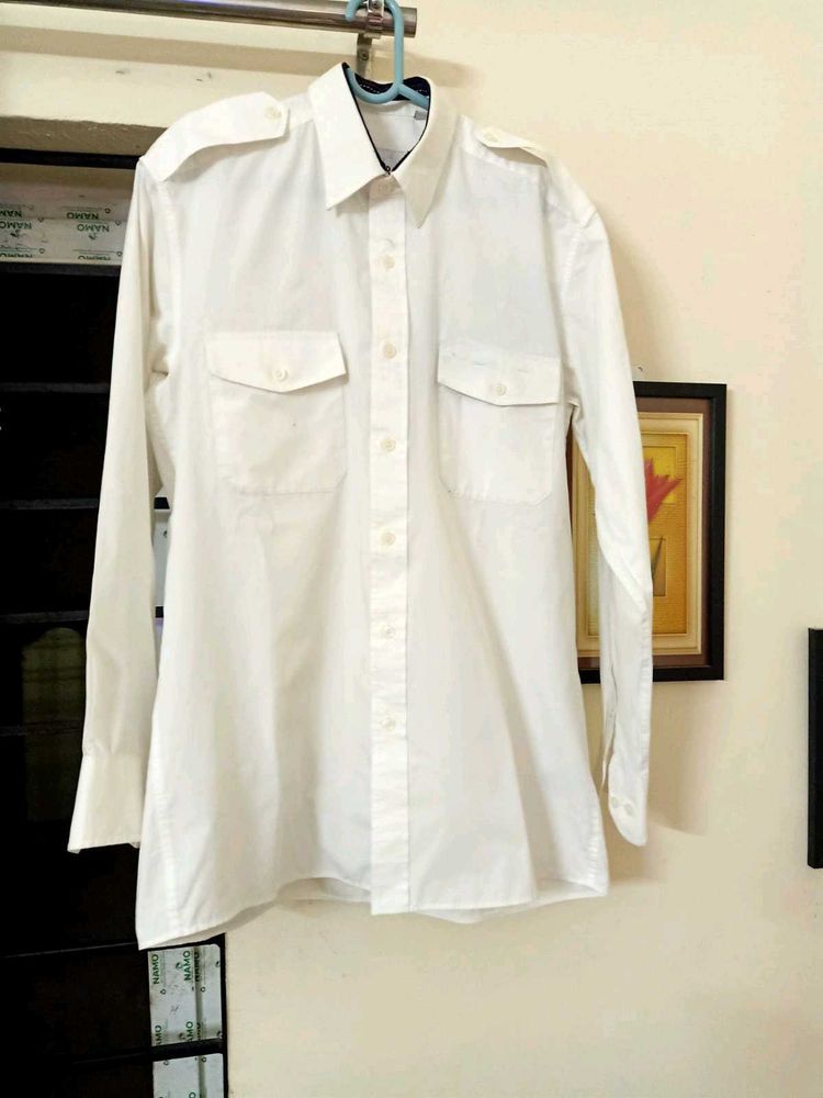 MENS Two Pockets With Flaps Shirt