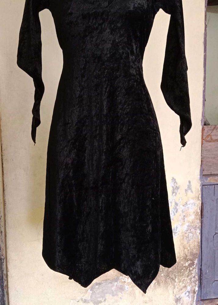Elegant Black Velvet  Dress