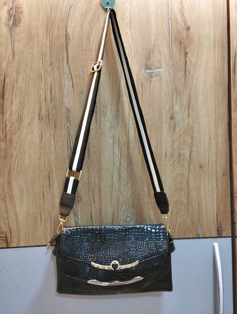 Stylish Black Sling Bag 💥
