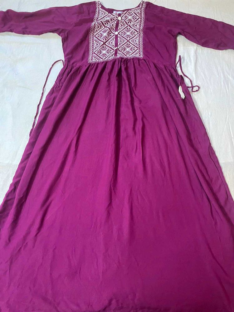 Elegant Purple Embroidered Kurta