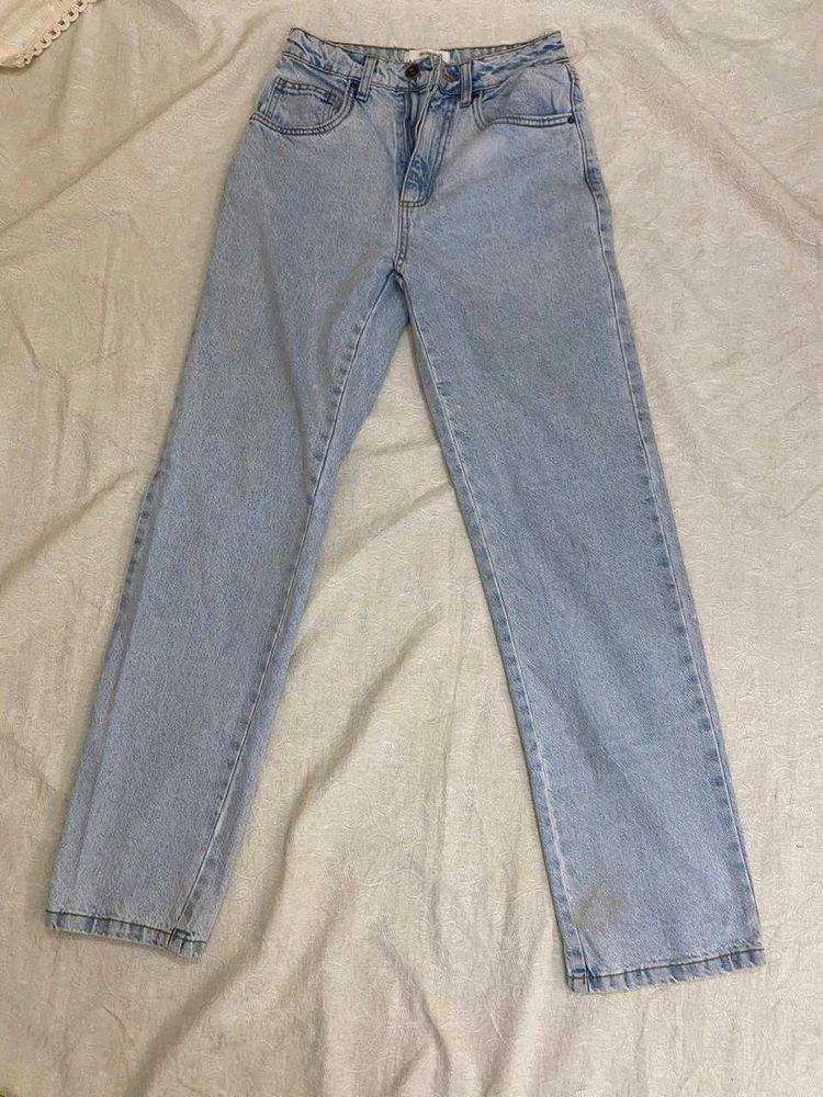 Light Wash Straight Leg Jeans