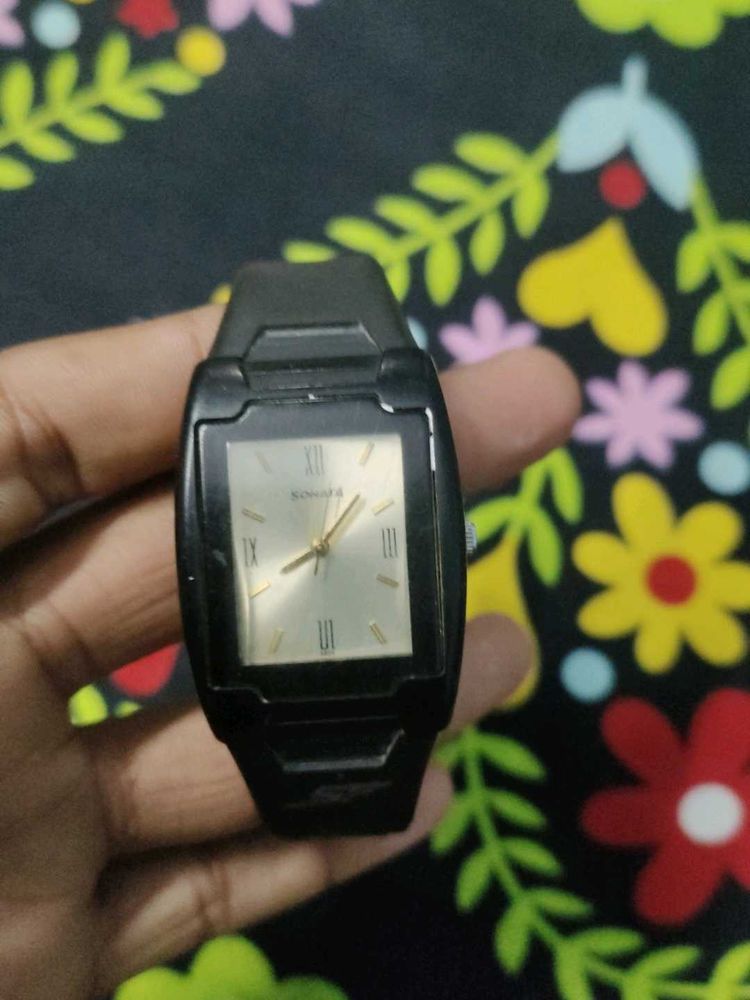 Stylish Sonata Analog Watch