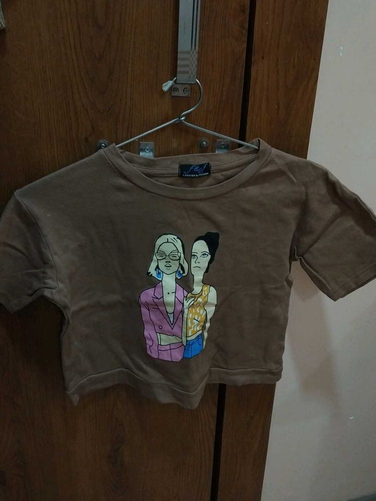 Unique Graphic Print Crop Top