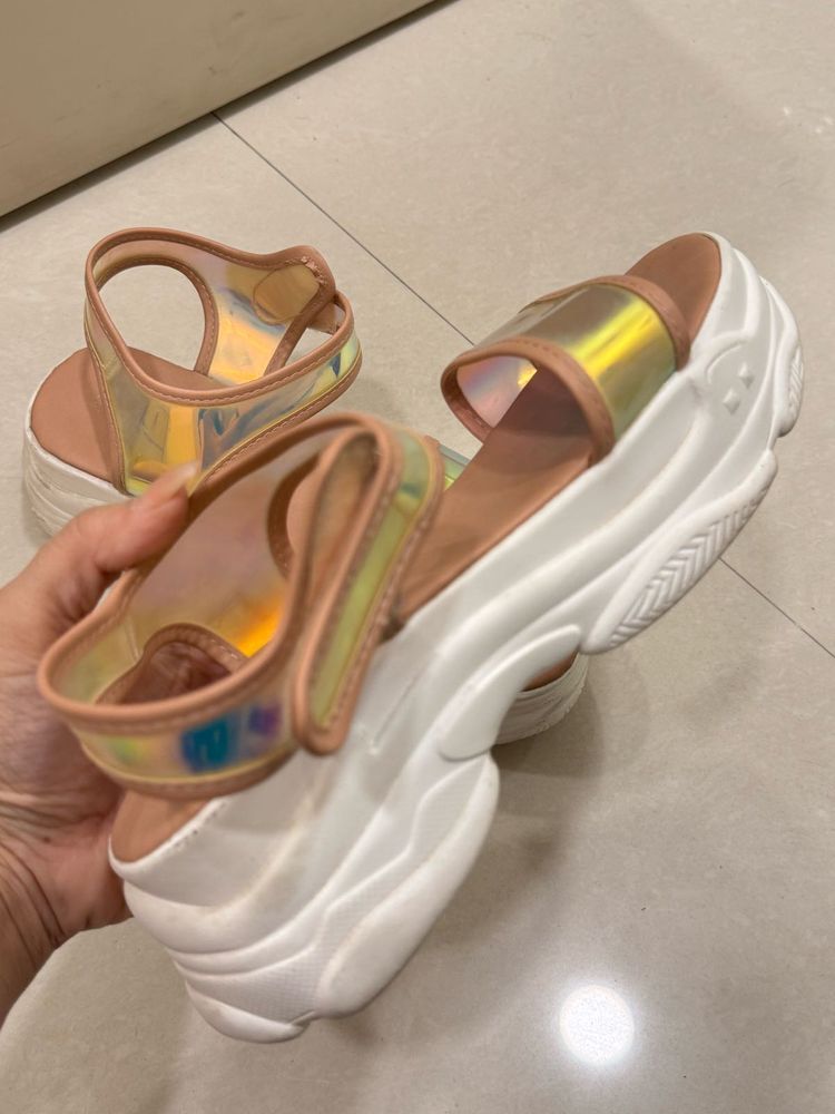 GINGER Holographic Stylish chunky Platforms!