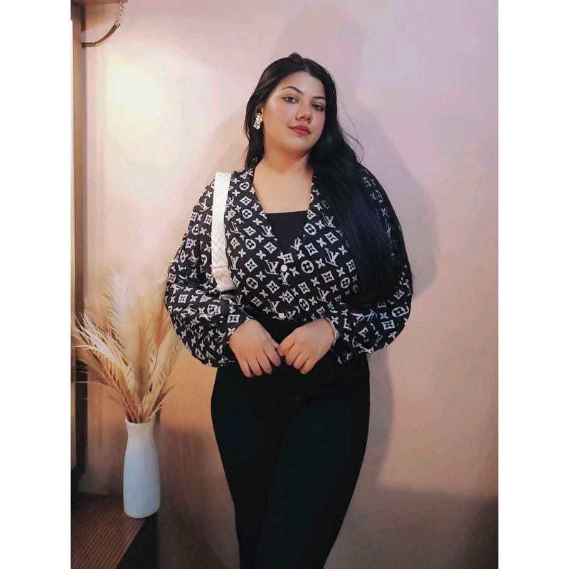 Patterned Black &amp; White Top