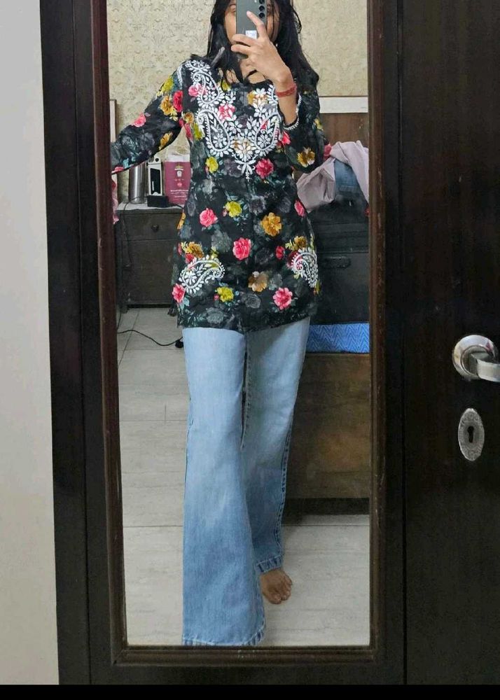 Chikankari kurti